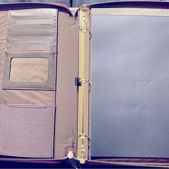 NWOT RARE Tumi Locking Portfolio Saffiano Leather With Handles In Burgundy - Picture 3 of 16